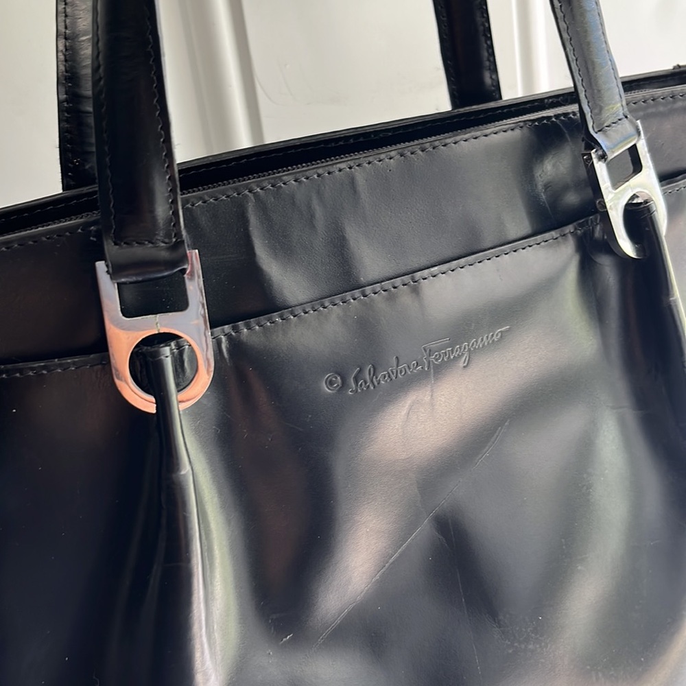 Salvatore Ferragamo Gancini leather patent look vintage tote stunner - Picture 4 of 11